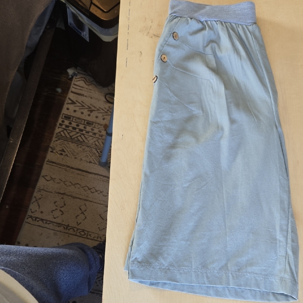 PA17 Capris Pants Light Sage with Button Accents Elastic Waist Pockets Pull On - Picture 3 of 11
